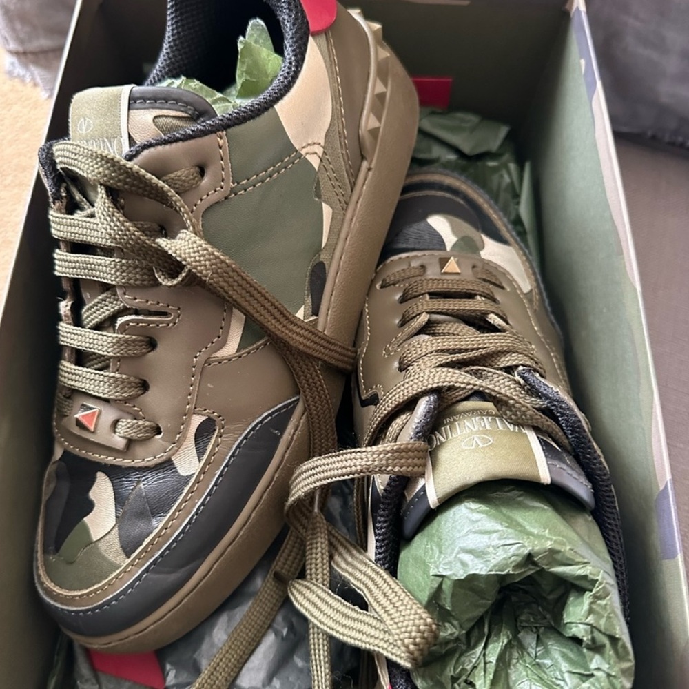 Valentino Rock stud Camouflage Sneakers 37